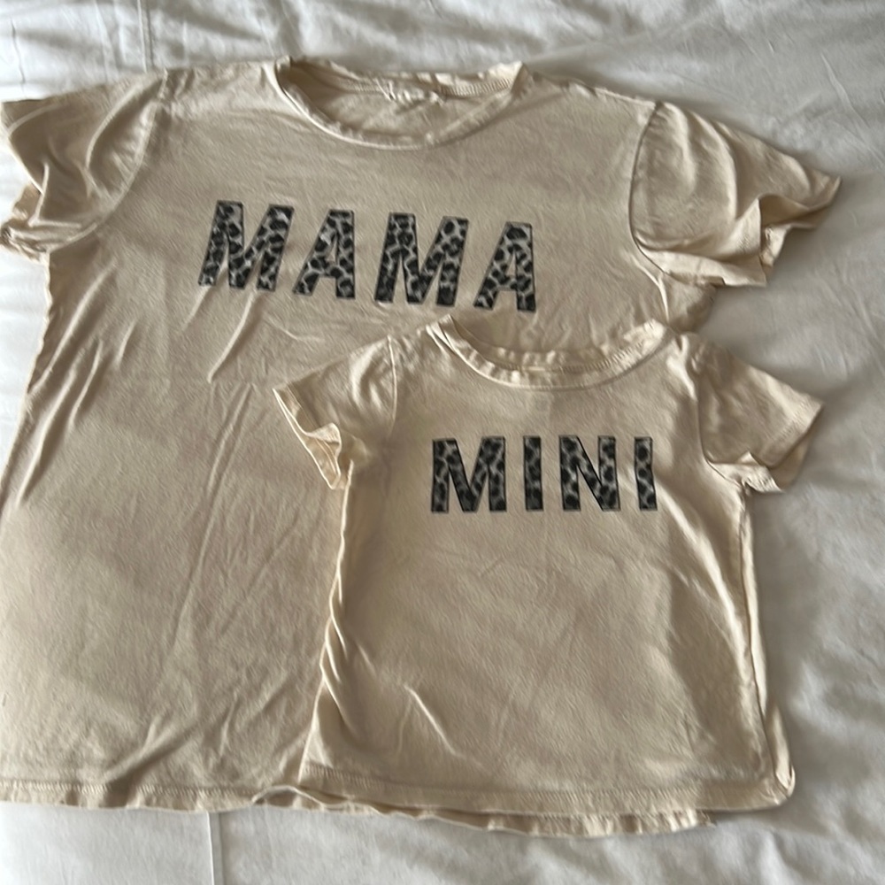 Mama & Mini matching tees set